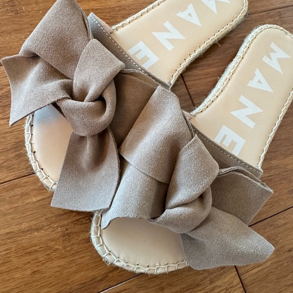 MANEBI HAMPTON FLAT SUEDE BOW SANDAL-VINTAGE TAUPE WOMENS 39/US 9 - Picture 7 of 8